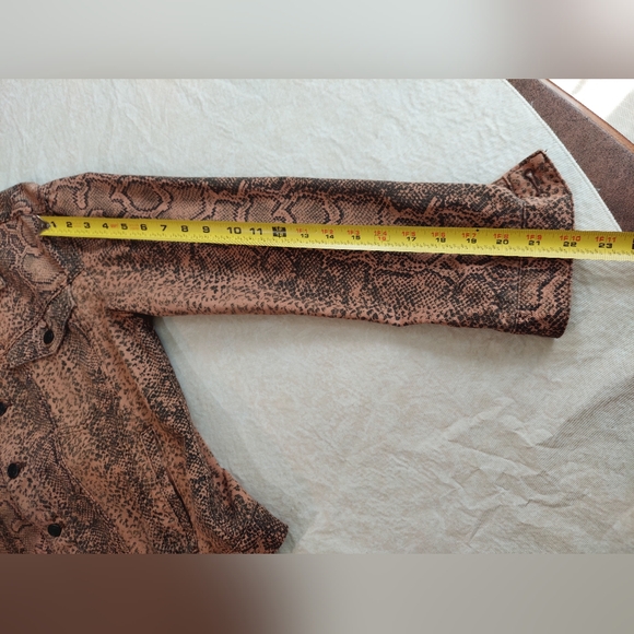 Free People Snake Skin Jacket Womans Size XS Black Animal Print Shacket - Picture 5 of 9